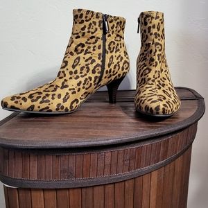 Impo stretch animal print ankle boots 8.5